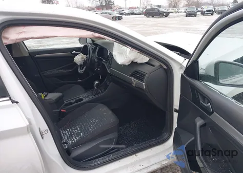 2022 Volkswagen Jetta 1.5T S z USA, uszkodzony, nr VIN 3VWCM7BU0NM014685